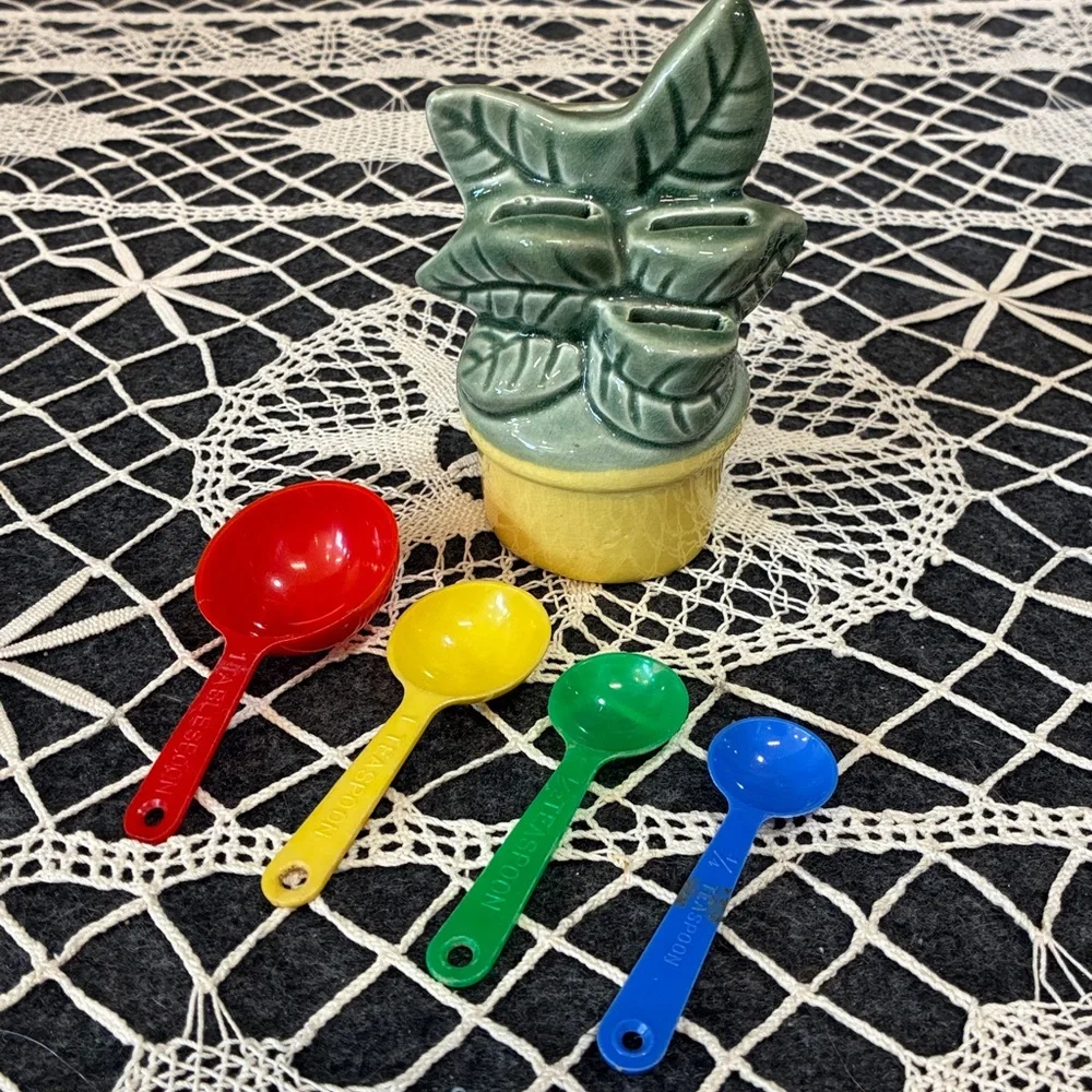 Vintage Colorful Ceramic Wall Pocket Flower Pot with Measuring Spoons - Picture 6 of 9